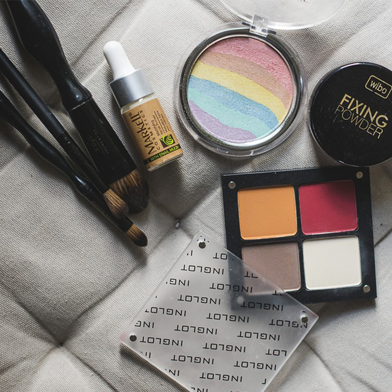 Pressed powder